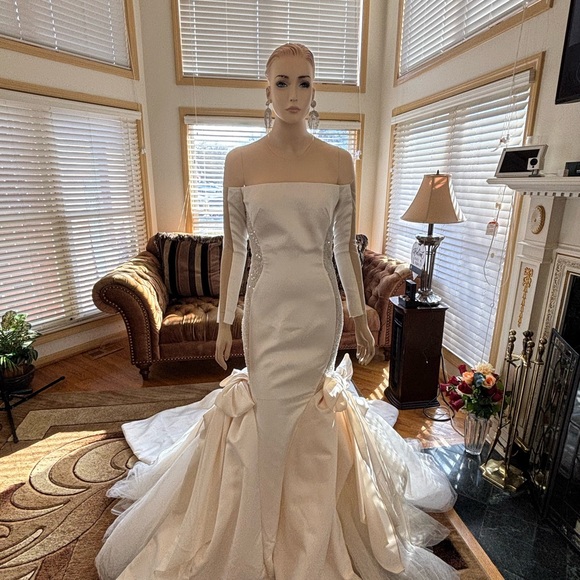 Jimmy Choo beautiful fit n flare Wedding Gown Size 12 NWT - Picture 4 of 16